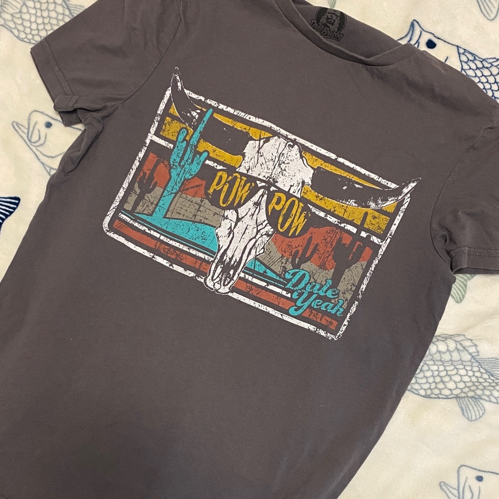 Pow Pow Graphic Tee in Charcoal